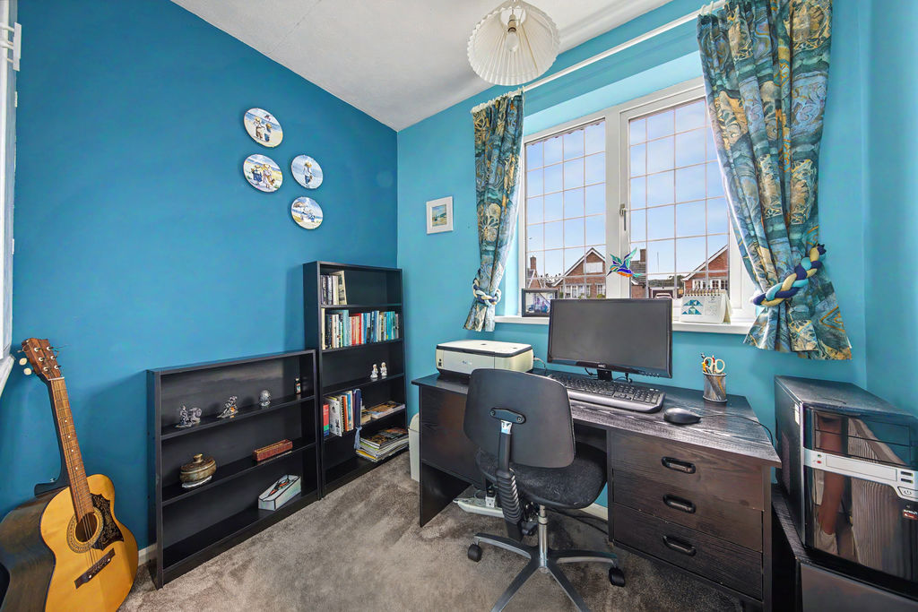 Thornbridge Crescent